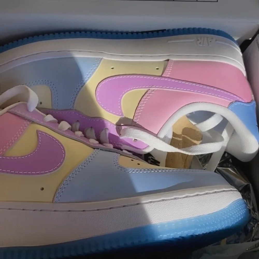 Color Changing AF1 - Picture 1 of 8